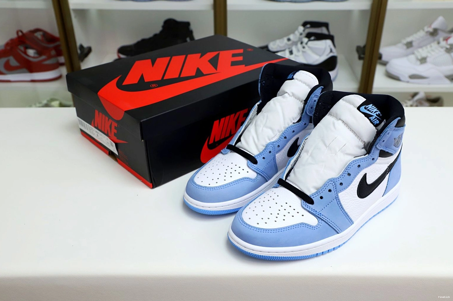 AIR HIGH OG 'UNIVERSITY RETRO 1 JORDAN 0112